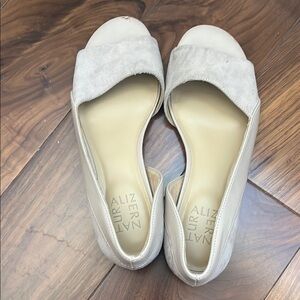 Naturalizer Women's Cream Open-Toe Flats